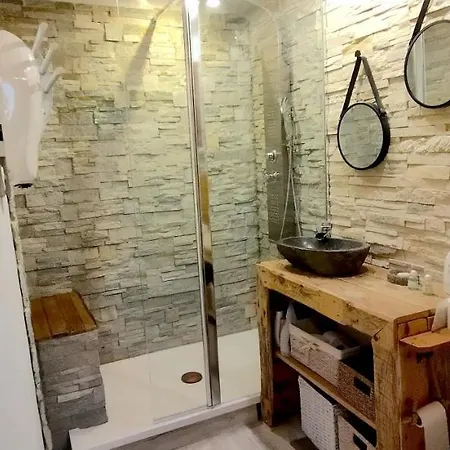 Studio Centre *